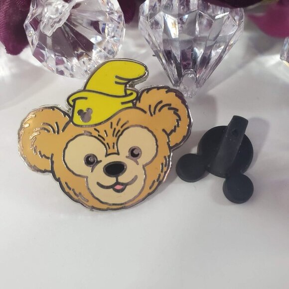 Disney Duffy Trading Pin Teddy Bear Dumbo Hat Hidden Mickey Lapel Pin Brooch - Picture 2 of 6